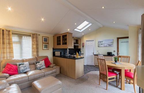 Troutbeck Cabin | Ewe View - a holiday lodge that sleeps 4 guests in 2 bedrooms