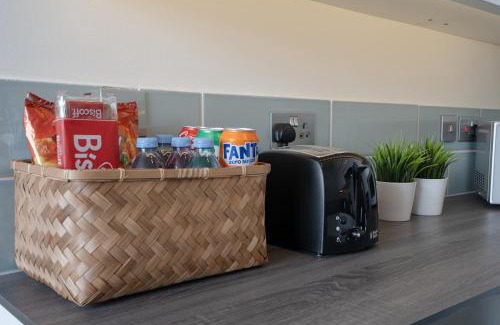 Docklands Apartment | ExceL London - 2 Bedroom Apartment - Sleep 4