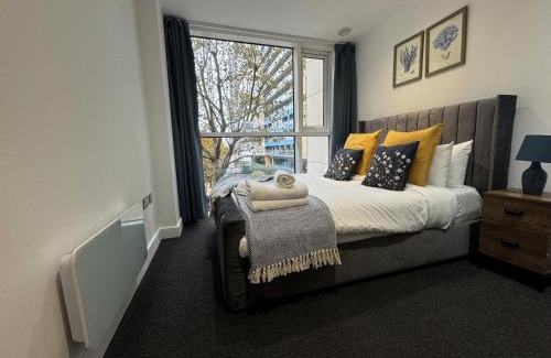 Docklands Apartment | ExCel London Spacious 3 Bedroom - Royal Docks