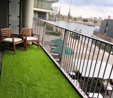 Docklands Apartment | ExCel London Spacious 3 Bedroom - Royal Docks