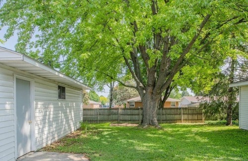 Ashwaubenon House | Excellence On Echo Lane Walk to Lambeau and Resch