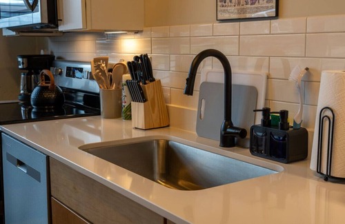 Martinsville Apartment | Excellent 2BR Apartment Uptown