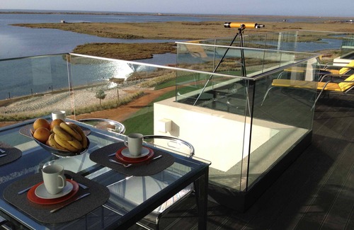 Fuseta Apartment | Excellent Beachfront Penthouse With 180 ° Views in the Algarve