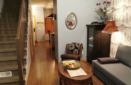 Canmore Ski Chalet | excellent chalet with amazing heated outdoor pool