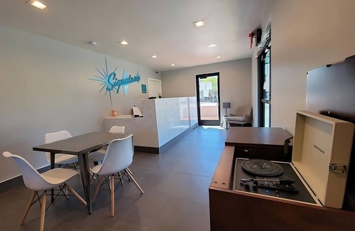 Newhall Resort | Excellent Choice! Minutes to Pruneridge Golf Club! With FREE Parking!