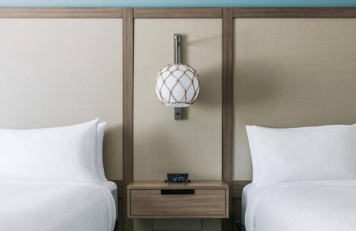 Marathon Hotel | Excellent Choice! Unit with Pool View & Free Breakfast! Pets are Welcome!