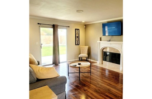 Fresno Condo | Excellent Home Near Shopping and Restaurants