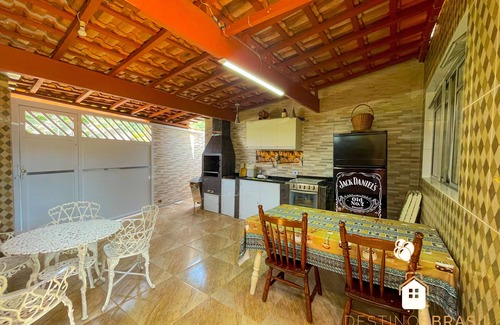 Jardim Sao Miguel House | Excellent house 5 minutes from Enseada Beach | Barbecue and Wi-Fi