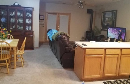 Oakdale House | Excellent Oakdale location borders Woodbury. Overlooks Woods Pond & Nature