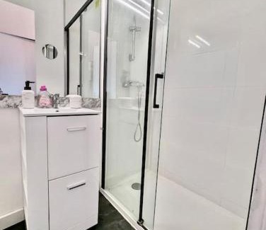 Quartier des Eaux-Claires Apartment | Excellent T2 - Superbe Vue et Proche Rocade