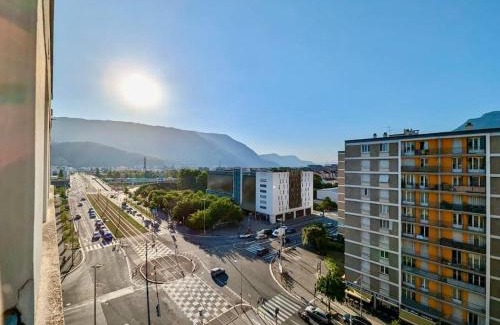Quartier des Eaux-Claires Apartment | Excellent T2 - Superbe Vue et Proche Rocade