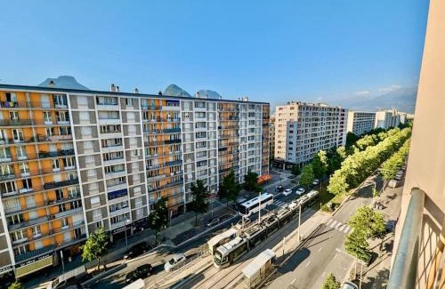 Quartier des Eaux-Claires Apartment | Excellent T2 - Superbe Vue et Proche Rocade
