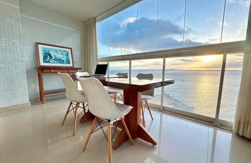 Dois de Julho Apartment | Excepcional Apartamento Vista Mar -Cloc Por do Sol na praia, frete Mar
