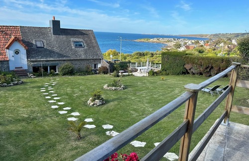 Digosville House | Exceptional 3-bedroom house with sea view