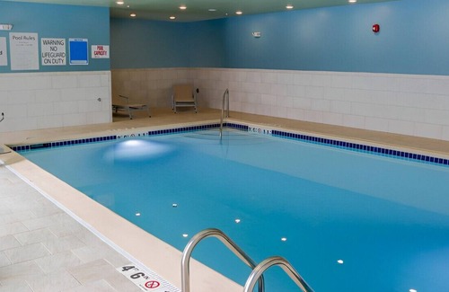 Livonia House | Exceptional Comfort in an Elegant Room! Free WiFi!