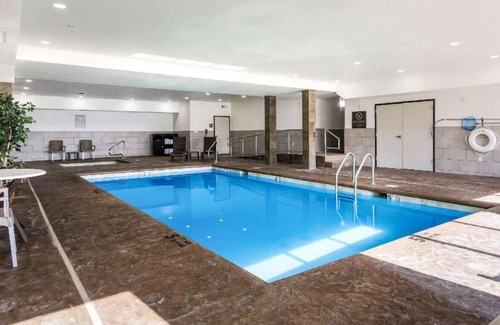 Bonner Springs House | Exceptional King Room with Finest Amenities