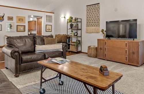 Jacksonport Cottage | Exceptional ! Minutes from Jacksonport/Lake Mich Beach - Book Summer 2024 Now!