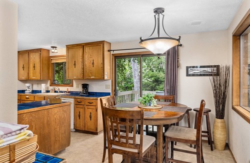 Surf Pines House | Exceptional Private Coastal Getaway, Fire-Pit, Ping Pong, Deck and Yard, 1/2 Mile to Beach