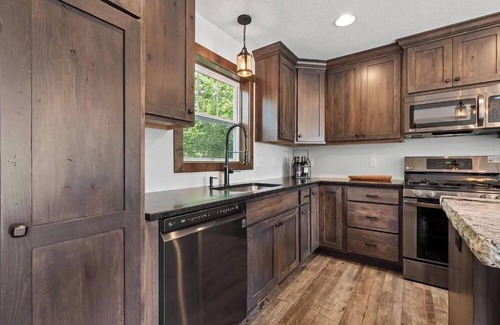 Breezy Point House | Exceptional property on Pelican Lake! Short walk to Breezy Resort, beaches, park