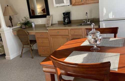 Sea Trail Condo | EXCEPTIONAL REVIEWS! PRISTINE CONDO. PRIVATE POOL, GREAT GOLF & BEACH CH3915