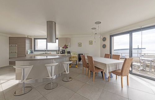 Le Conquet House | Exceptional sea view, heated indoor pool, spa, sauna.