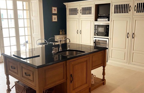Skipton House | Exceptional Unique 5 Bedroom Manor House