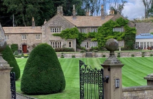Skipton House | Exceptional Unique 5 Bedroom Manor House