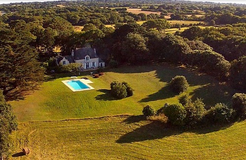 Sarzeau House | exceptional view on the Gulf of Morbihan private heated pool