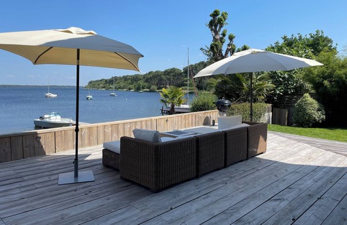 Lacanau Villa | EXCEPTIONAL VILLA BY THE LAKE IN A QUIET AREA WITH PRIVATE PONTOON