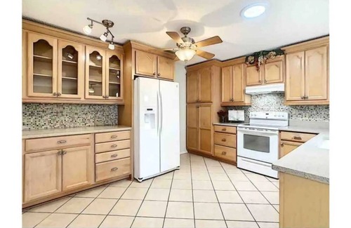 The Villages House | Exceptional Villa Close to Everything – Live Music, Dining & More!