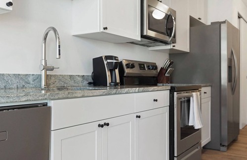 Greektown Historic District Apartment | eXchange Studio 5 - Studio Apartment, Sleeps 2