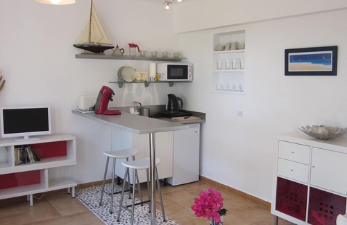 Pedruscada Apartment | Exclusive Modern Apartment Close to The Sea. Private patio.