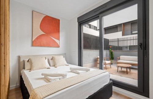 San Sebastian de los Reyes Apartment | Exclusivos apartamentos con terraza privada, piscina, gimnasio y coworking