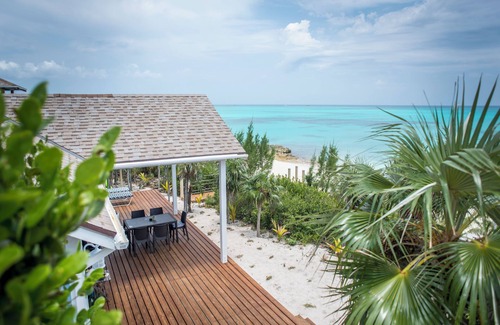 Nassau Villa | Exclusive 2-bedroom Villa at Sandy Toes on Private Island