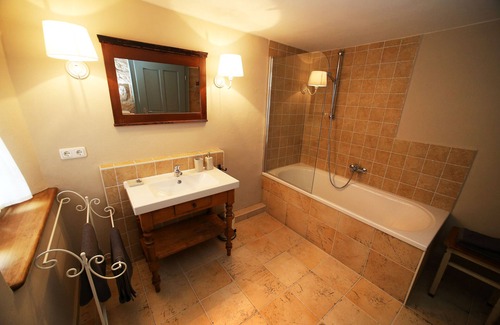 Graupa Other | Exclusive 4-star holiday home for 8-12 people on historic Dreiseithof