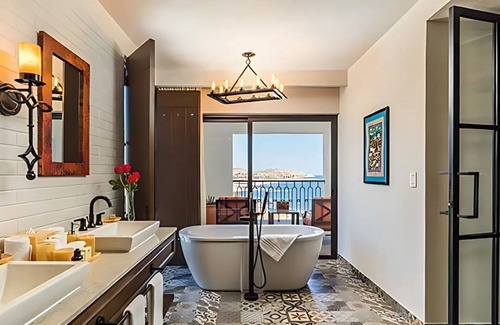 Los Cabos Hotel | ✩ Exclusive 4BR Residence ✩ Large Balcony ✩ Plunge Pool ✩