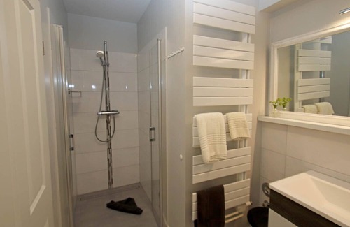 Dollerup Apartment | Exclusive 5 star apartment LEE for 2-5 pers, garden, quiet location, 5km to the beach