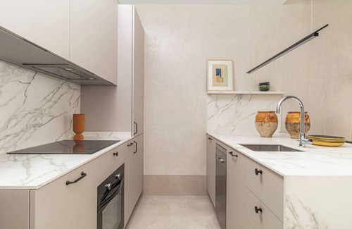 Huertas Apartment | Exclusive Apartment Nestled in the Vibrant Neighborhood of Neptuno