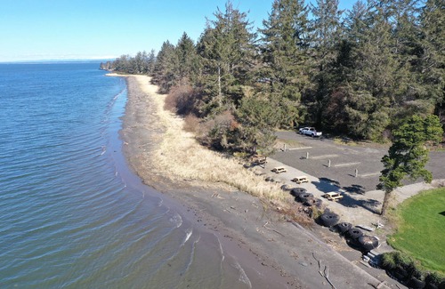 Aberdeen Apartment | Exclusive Bayside RV Sites