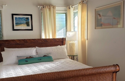 Kalama Tract Cottage | Exclusive Beach Cottage 2 blocks from the Beach, 5 min from Kailua town.