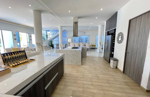 La Boquilla Villa | exclusive beach mansion