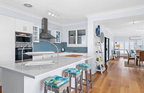 Soldiers Point House | Exclusive beachfront holiday house