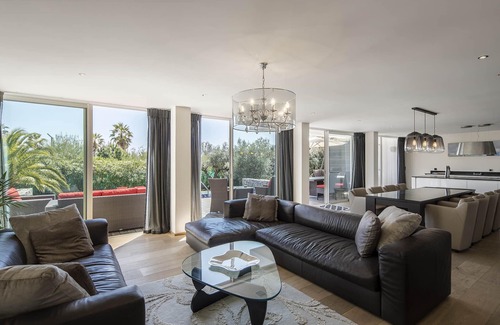 Sete Villa | EXCLUSIVE BEACHFRONT VILLA WITH PRIVATE POOL