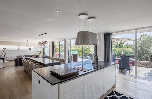 Sete Villa | EXCLUSIVE BEACHFRONT VILLA WITH PRIVATE POOL