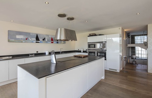 Sete Villa | EXCLUSIVE BEACHFRONT VILLA WITH PRIVATE POOL