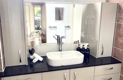 Brookwater House | Exclusive Brookwater Family Entertainers Home