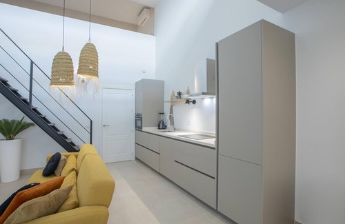 Plaza de Toros Vieja Apartment | Exclusive Central Loft-Style Apartment with 3 Bedrooms, Near Beach and Historic Center