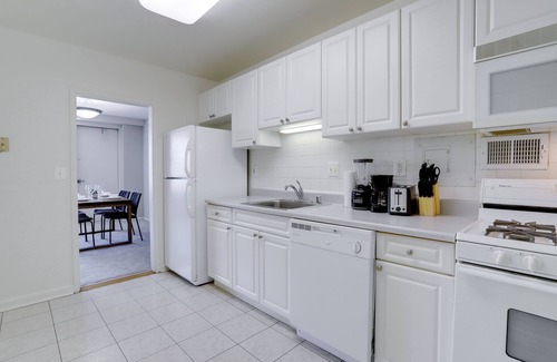 Crystal City Apartment | Exclusive Condo at Crystal City