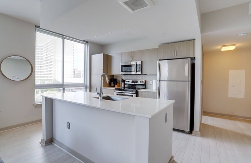 Crystal City Apartment | Exclusive Condo With Stunning Views