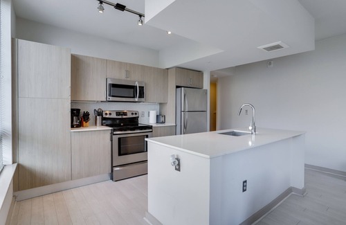 Crystal City Apartment | Exclusive Condo With Stunning Views